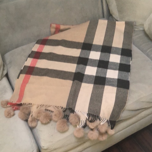 Pom Pom scarf / wrap - Picture 3 of 3